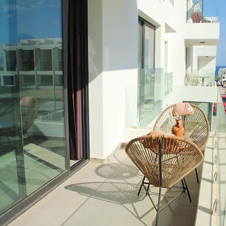 Boho Seaside In Cove Garden *