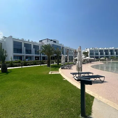 Apartament Boho Seaside In Cove Garden Kirenia