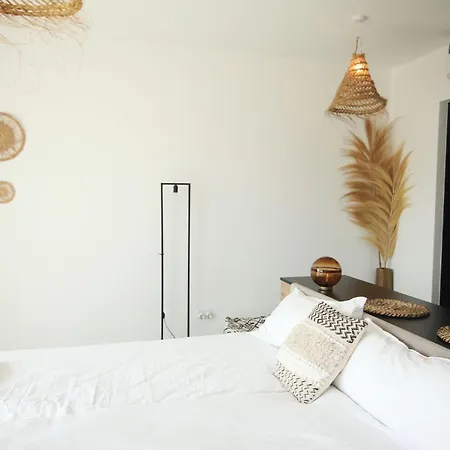 Boho Seaside In Cove Garden Apartment Kyrenia (Northern Cyprus)